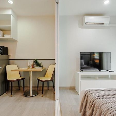 Sense Of London Bts Baring Apartman Bankhlongszamrong Kültér fotó