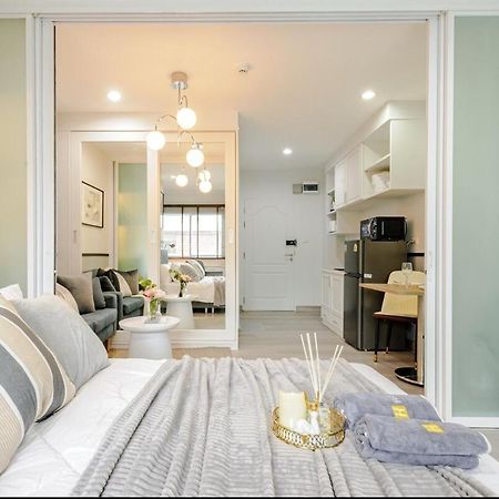Sense Of London Bts Baring Apartman Bankhlongszamrong Kültér fotó