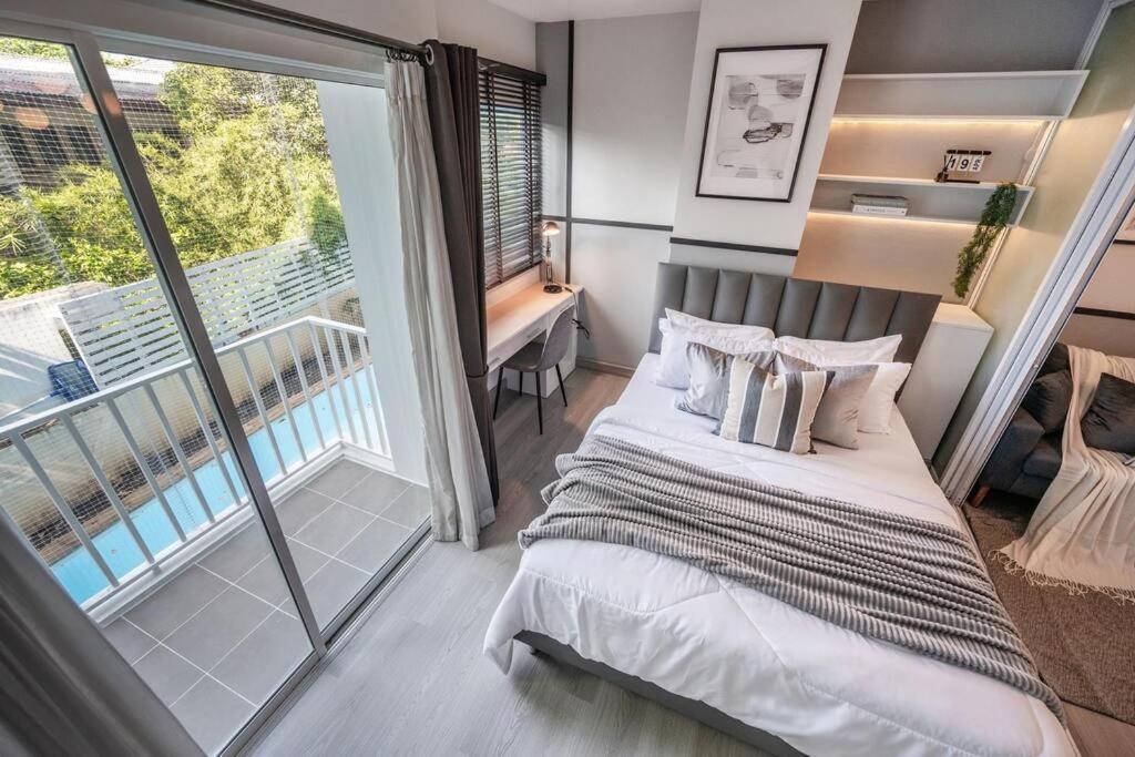 Sense Of London Bts Baring Apartman Bankhlongszamrong Kültér fotó