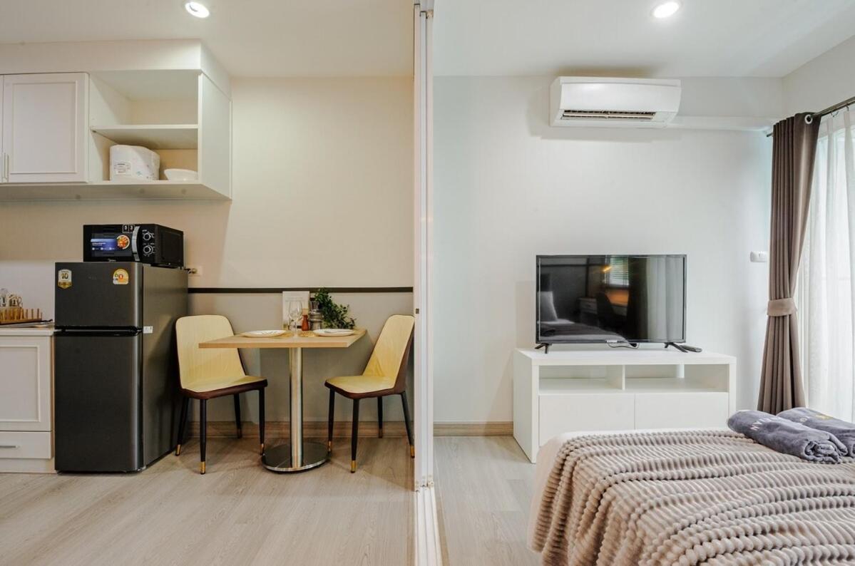 Sense Of London Bts Baring Apartman Bankhlongszamrong Kültér fotó