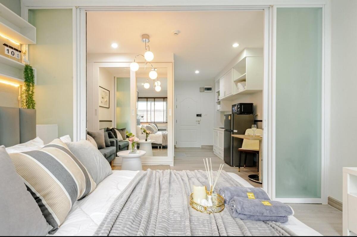 Sense Of London Bts Baring Apartman Bankhlongszamrong Kültér fotó