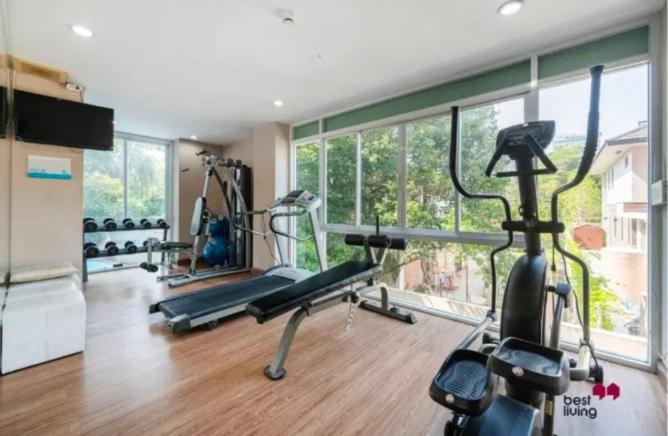 Sense Of London Bts Baring Apartman Bankhlongszamrong Kültér fotó